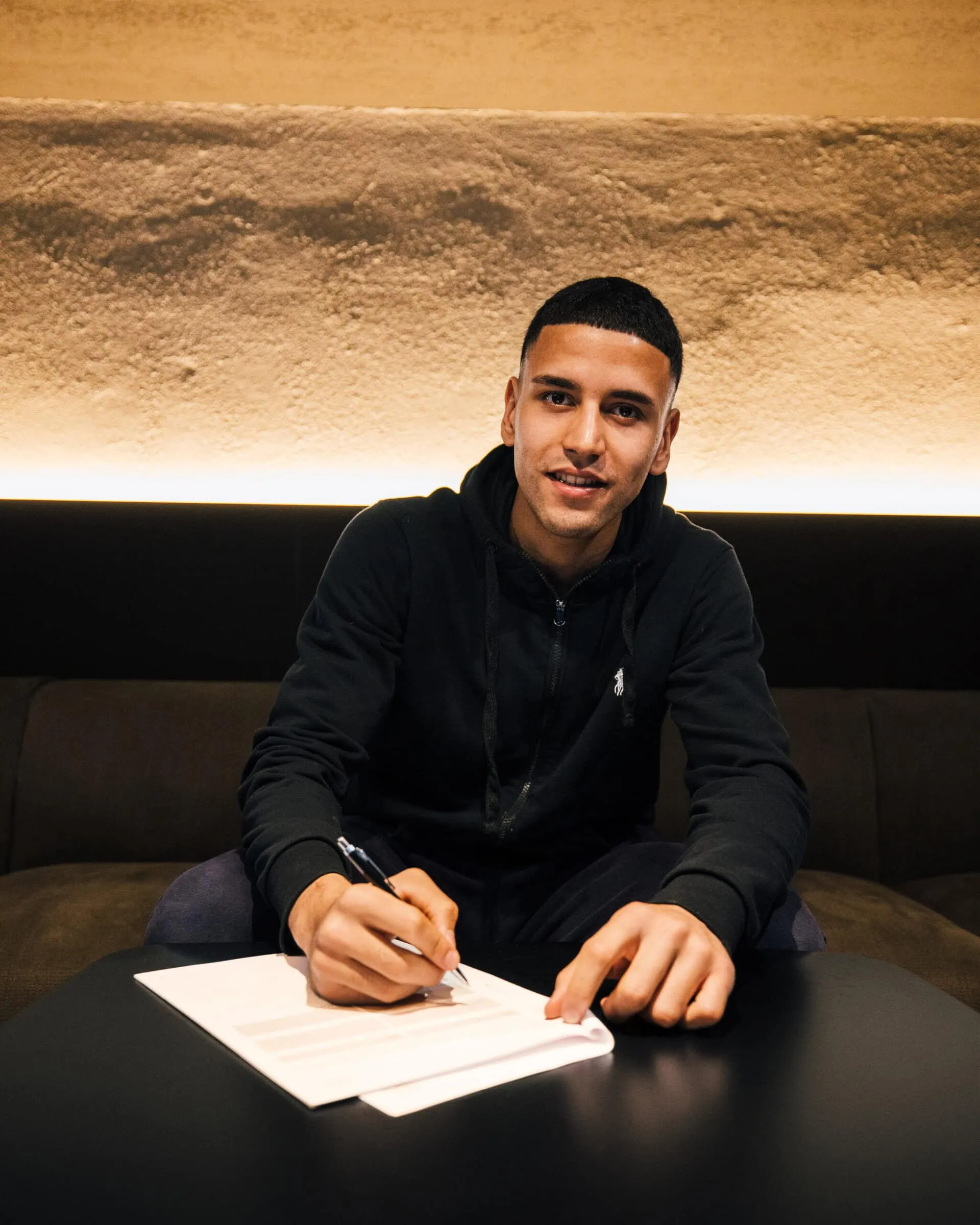 Yassin Sbai firma con il FC Lugano fino al 2026 1