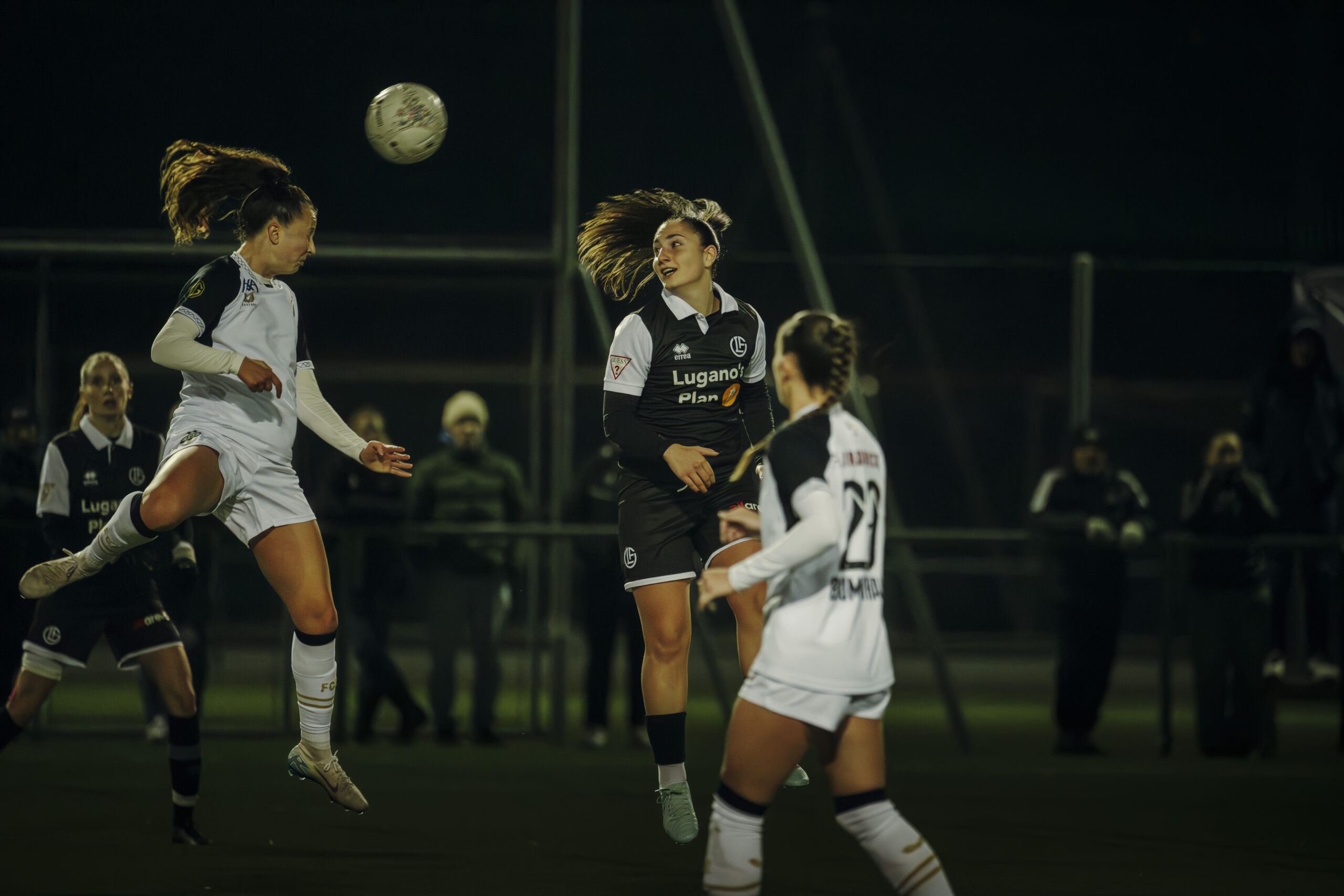 IL LUGANO FEMMINILE SALUTA LA COPPA A TESTA ALTA – FC Lugano